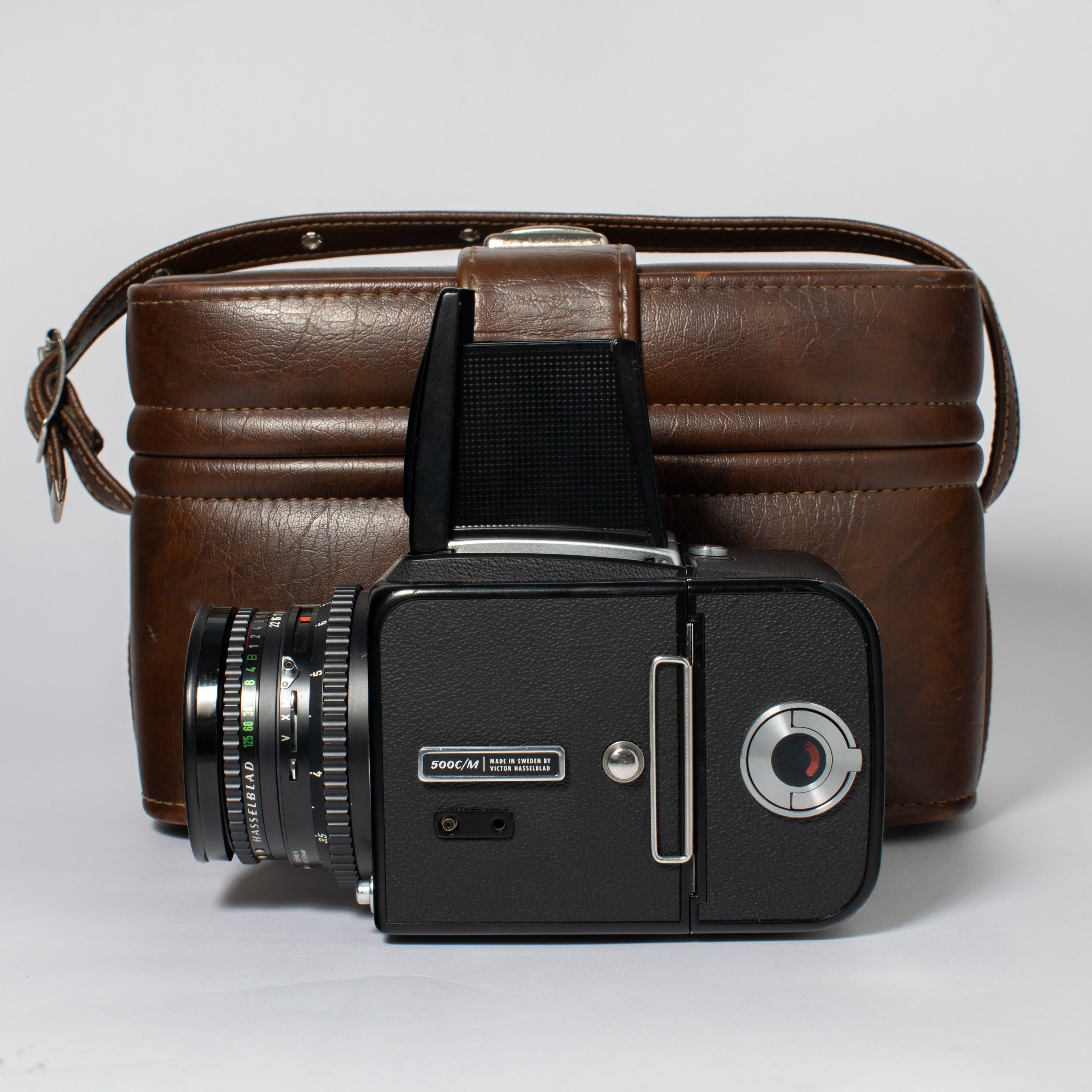 Hasselblad 500 C/M with Zeiss Planar T* 80mm f/2.8 Lens and Bag 