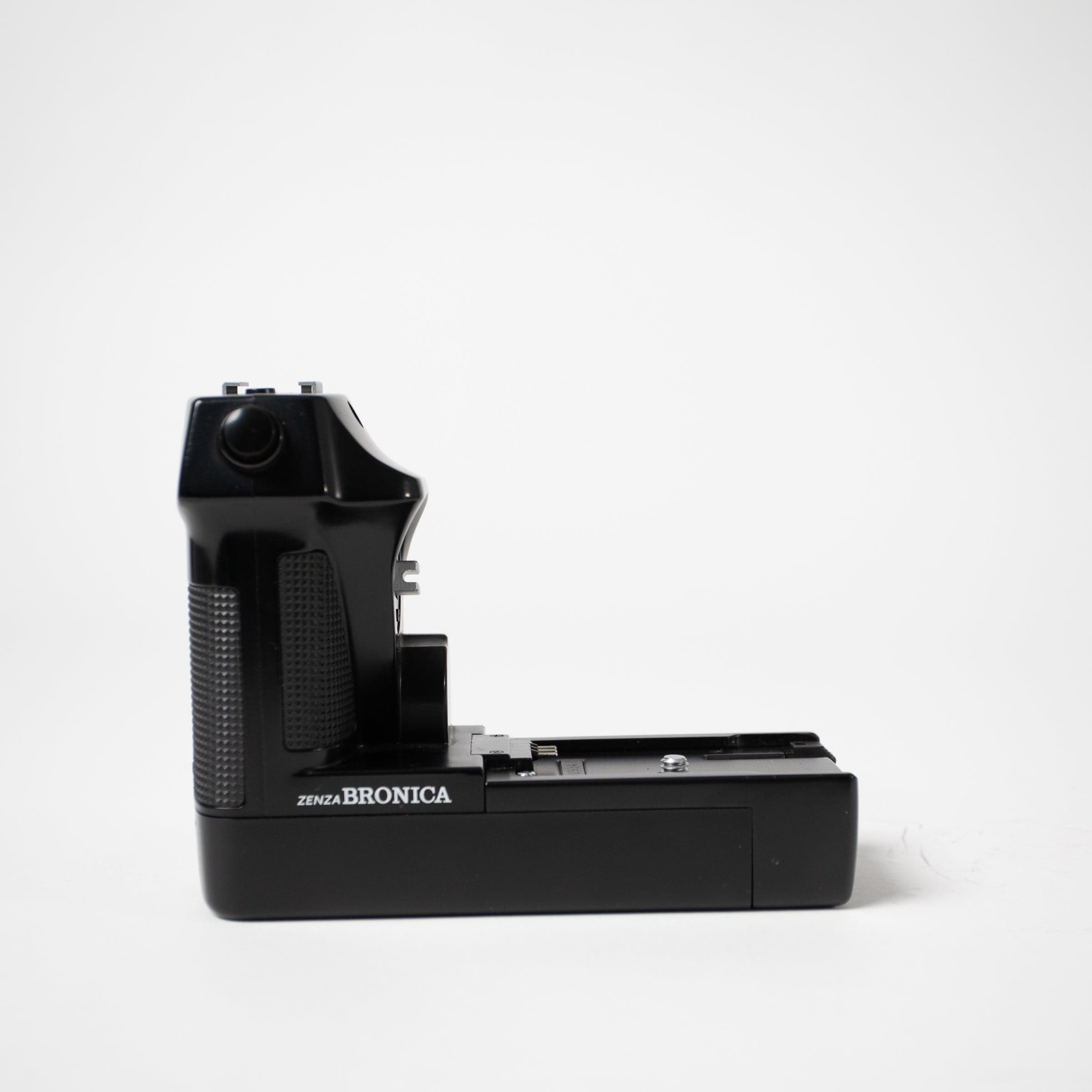 Zenza Bronica ETRSi with 75mm f/2.8 lens No. 7338302 – Film Supply