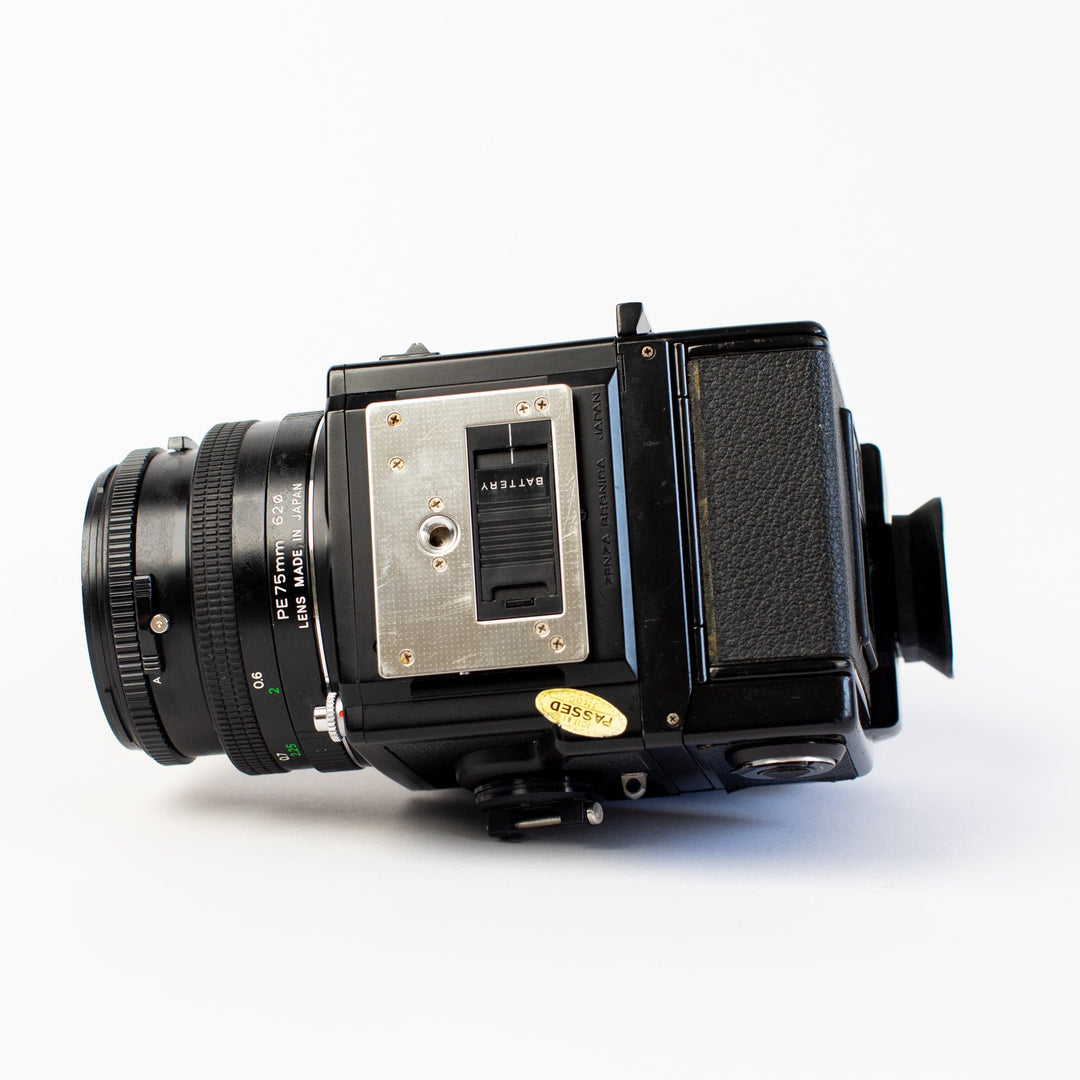 Zenza Bronica ETRS with 75mm f/2.8 lens No. 7129013