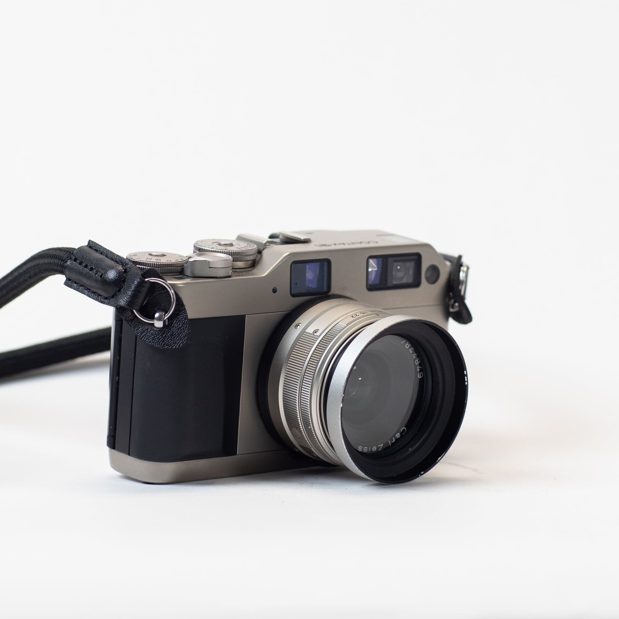 CONTAX G1 レCarl Zeiss 28mm、f2.8付き Amazon.com : Carl Zeiss Contax G1 Camera with Contax Biogon T* 28