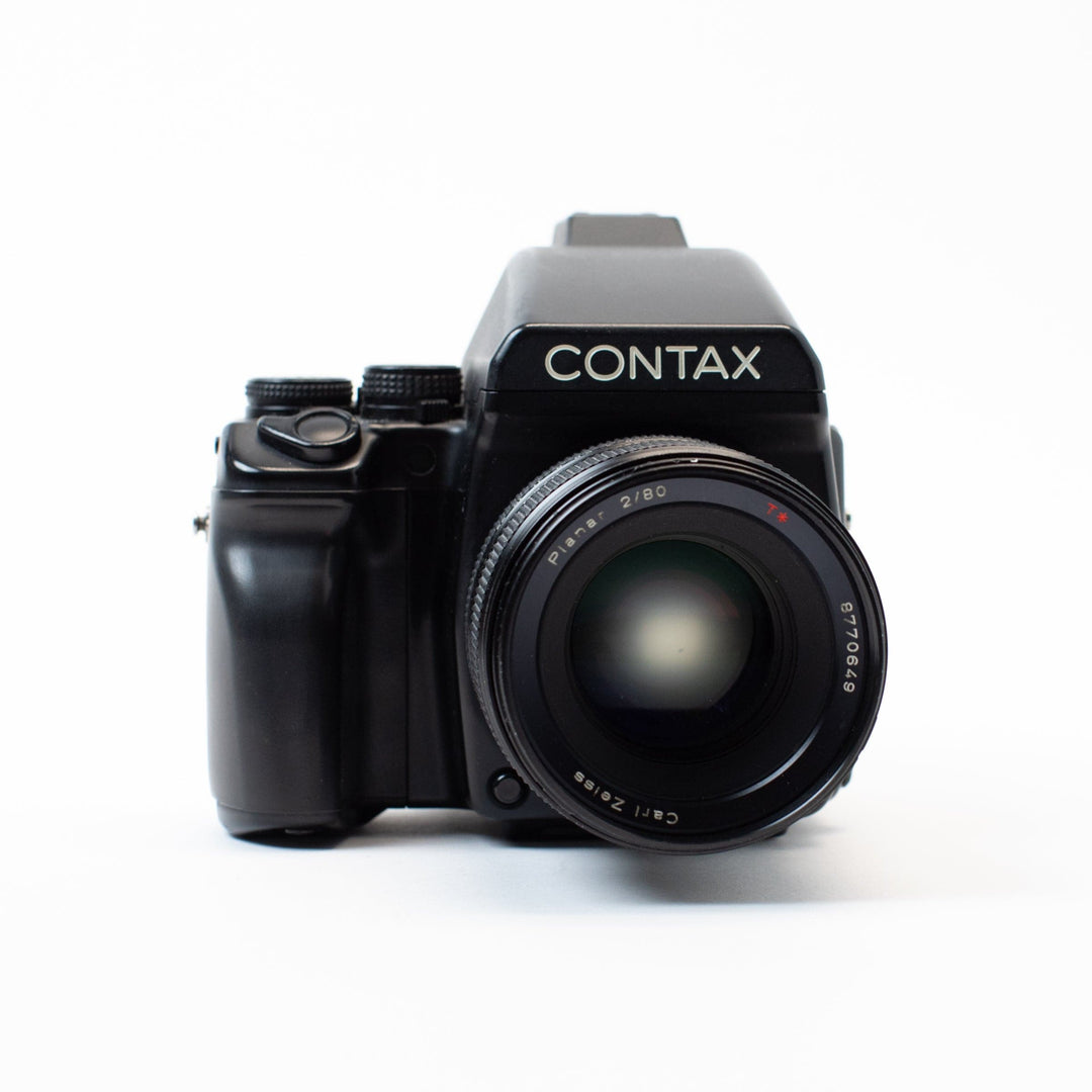 Contax 645 with 80mm Carl Zeiss Planar f/2 T* and brightened finder