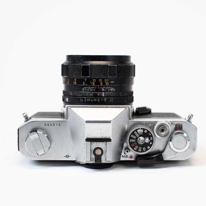 Konica Autoreflex T3 with 57mm f/1.4 Hexanon