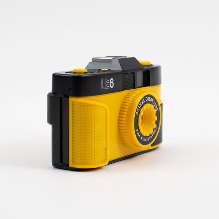 LE6 fixed focus point and shoot camera