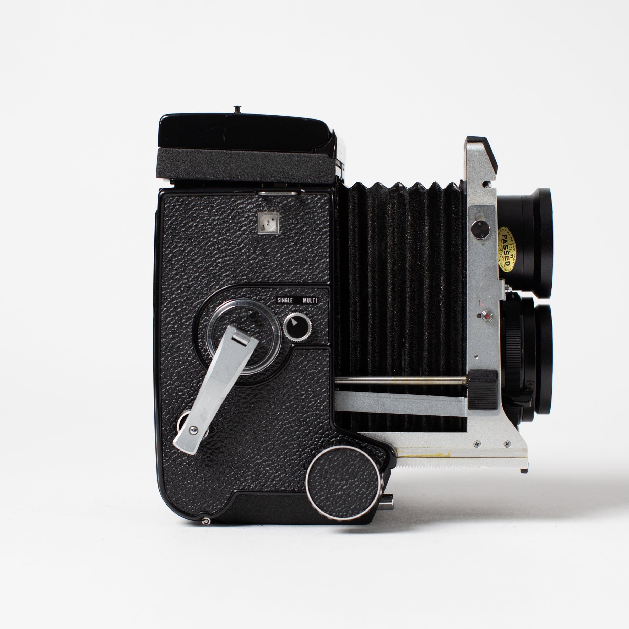 Mamiya C330 Professional with 80mm f2.8 Lens and WLF, fresh CLA