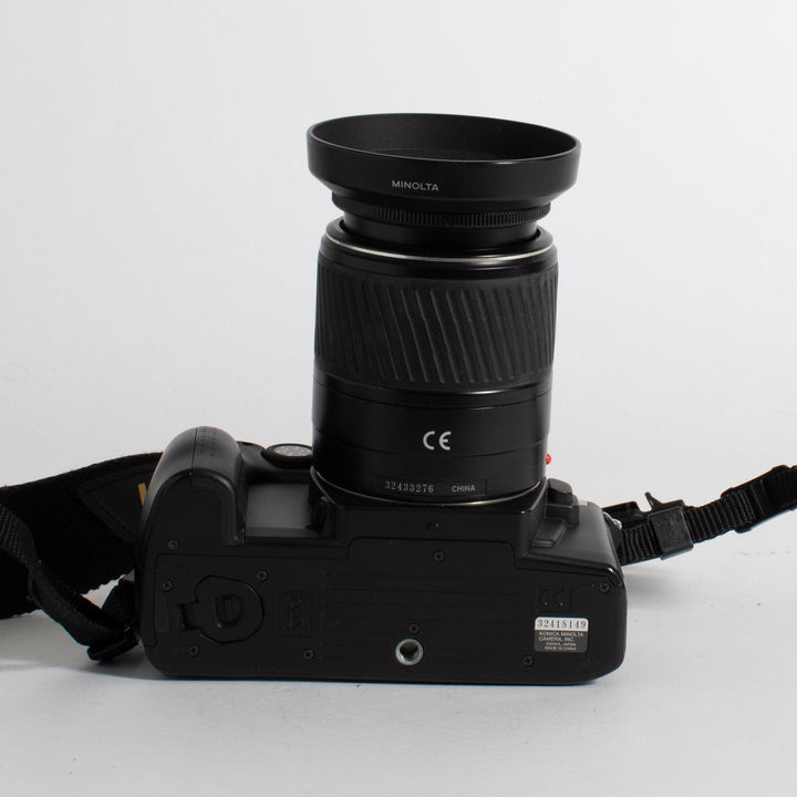Minolta Maxxum 70 with 28-100mm zoom lens
