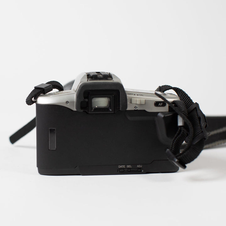 Minolta Maxxum 3 w/ 28-80mm lens