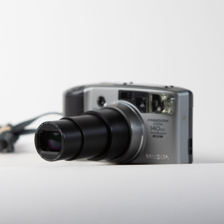 Minolta Freedom Zoom 140EX Panorama Date