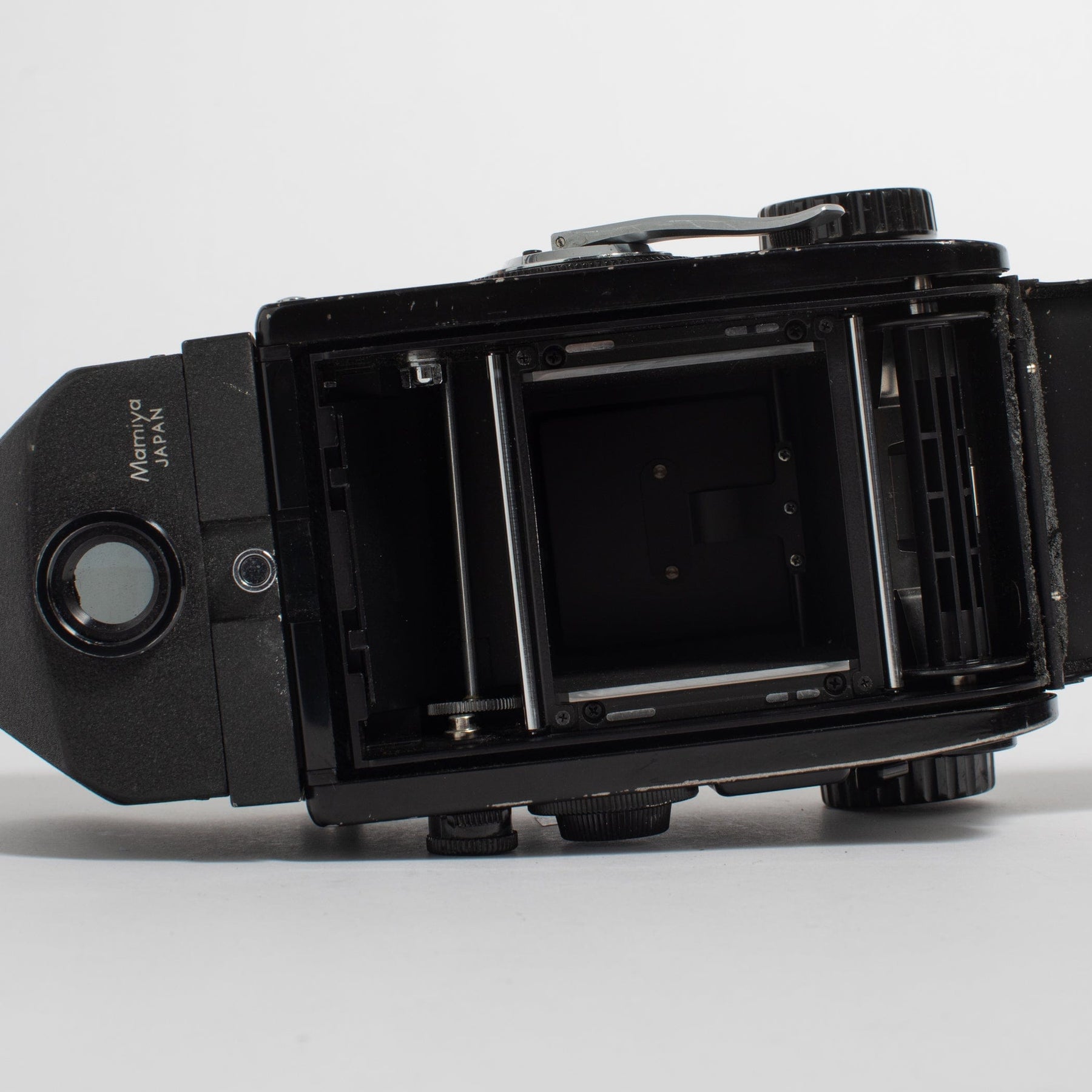 Mamiya C330 Professional S with 80mm f2.8 Lens and Eye Level Prism