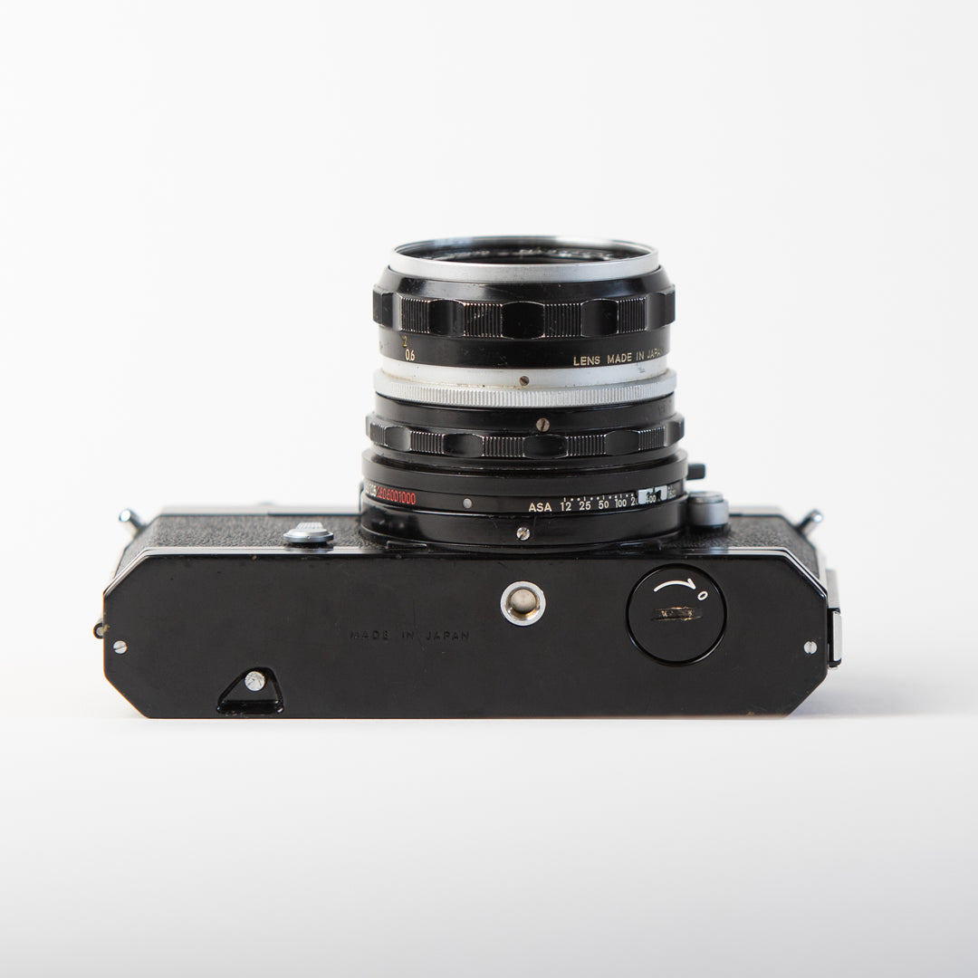 Nikkormat FT with Nikkor-H 50mm F/2 Lens