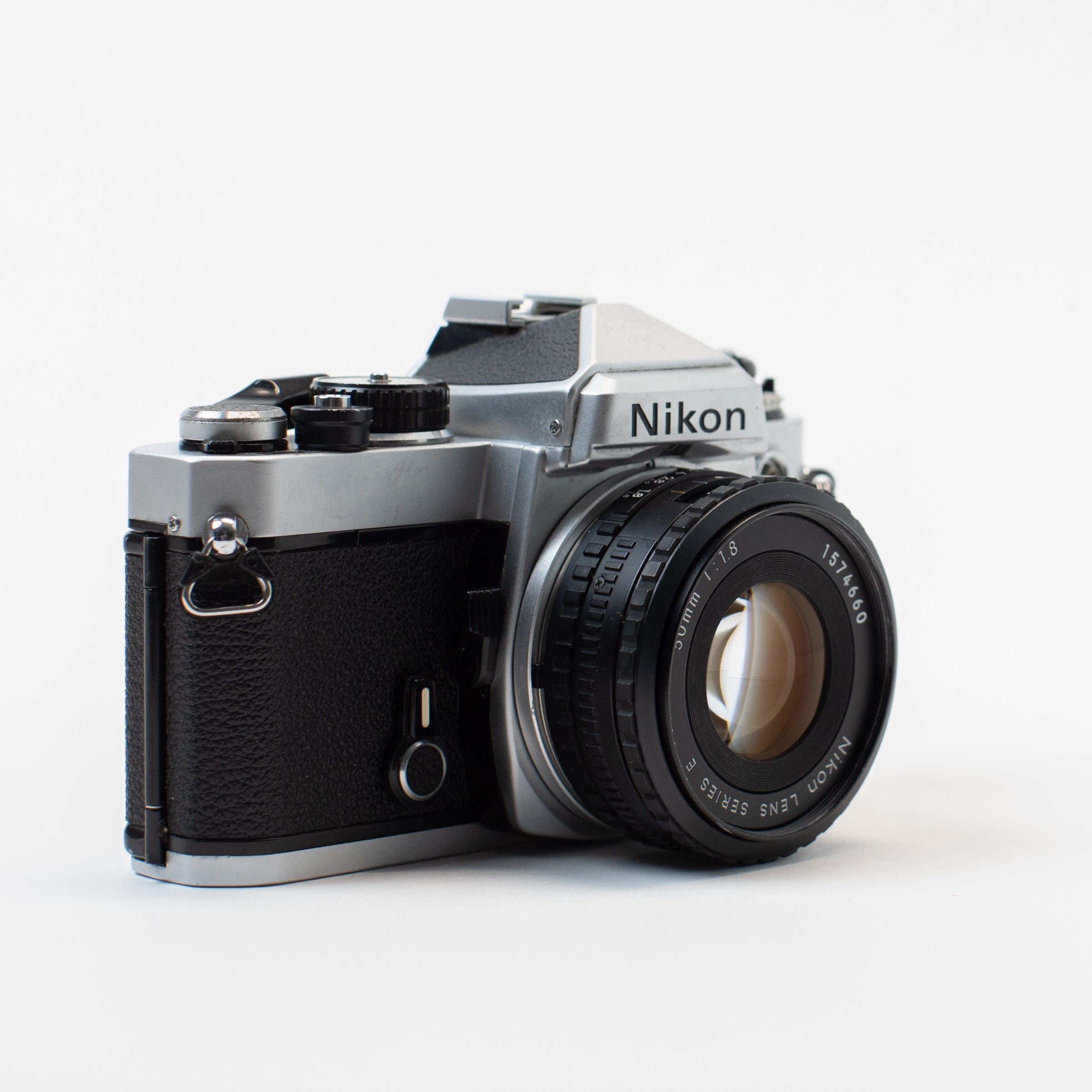 Nikon FE2 一眼レフカメラ Nikkor 50mm f/1.8 Nikon FE with 50mm f/1.8 series E lens, CLA'd – Film Supply Club