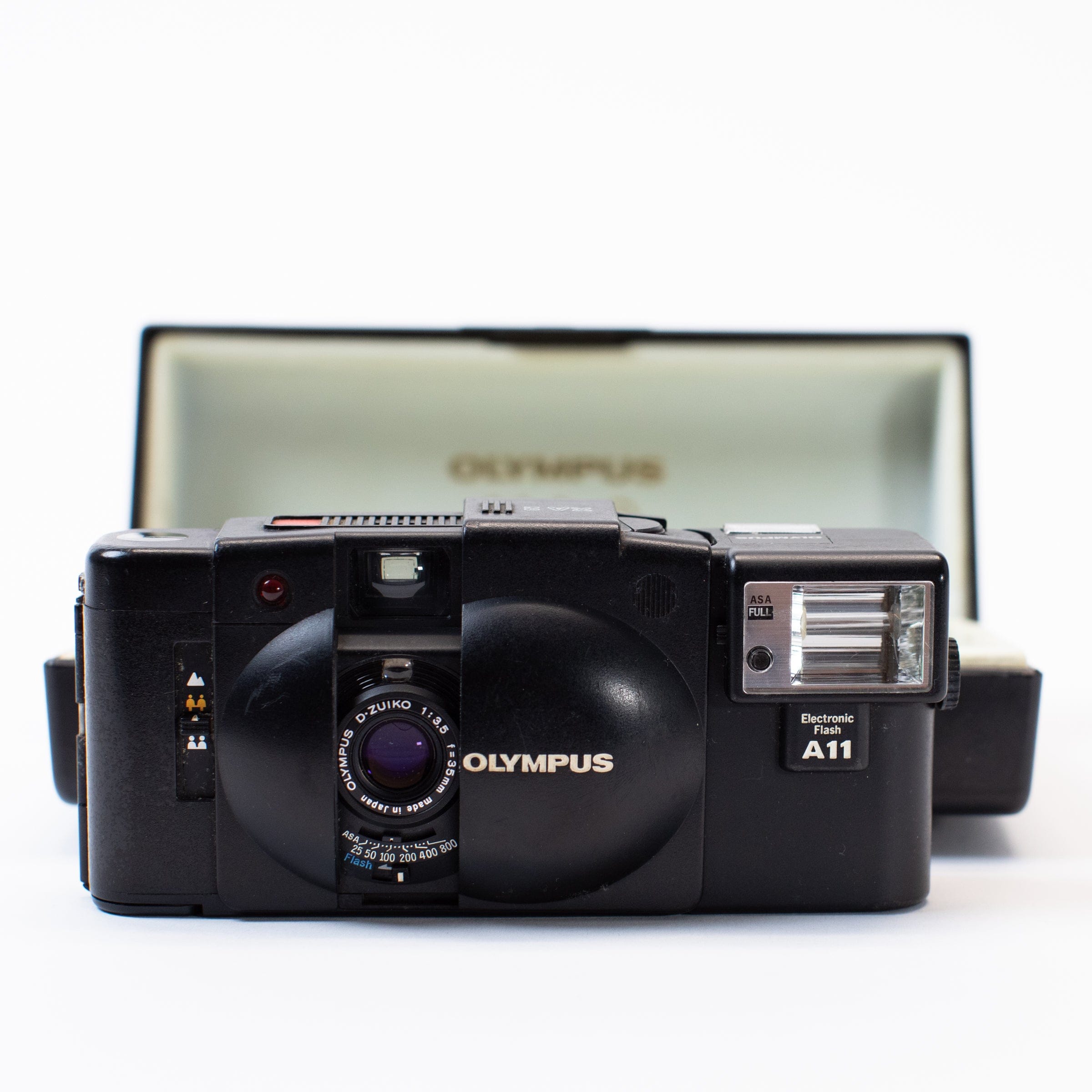 OLYMPUS オリンパス XA2 ElectronicFlash A11 Olympus XA2 with A11 Flash (w/ hard shell case) – Film