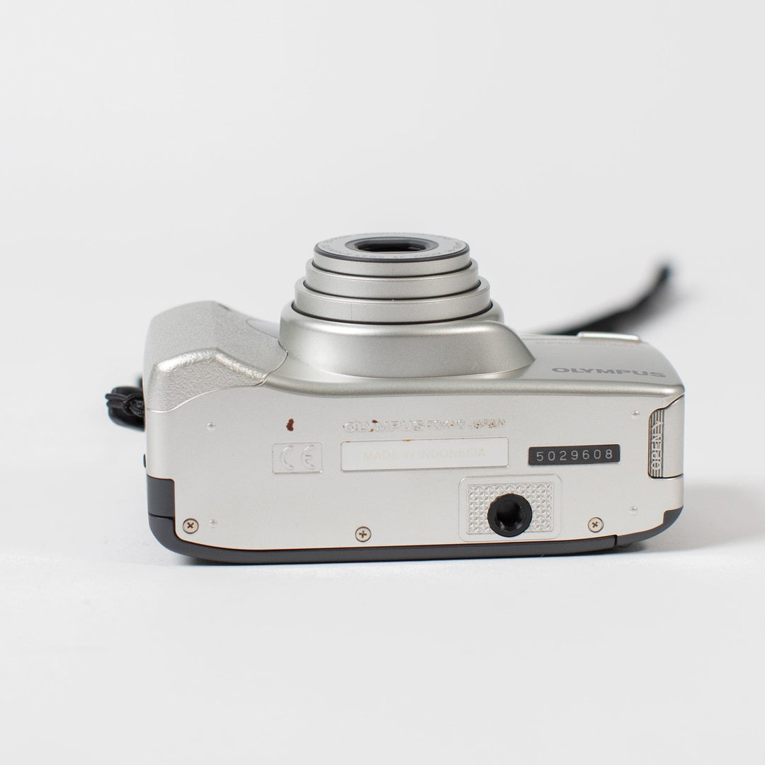 Olympus Superzoom 160 point and shoot