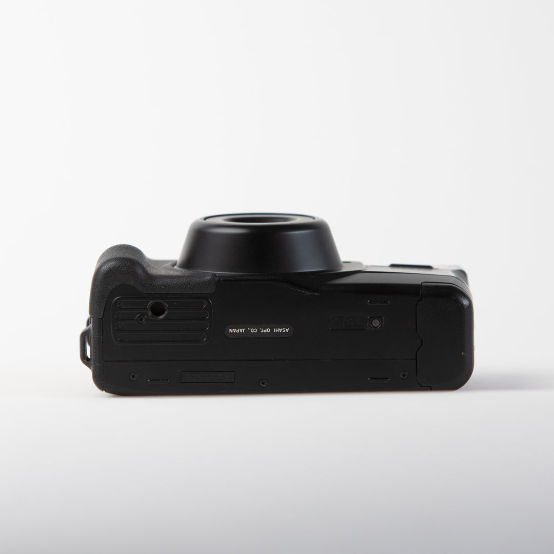 Pentax IQZoom 900 Point and Shoot Camera