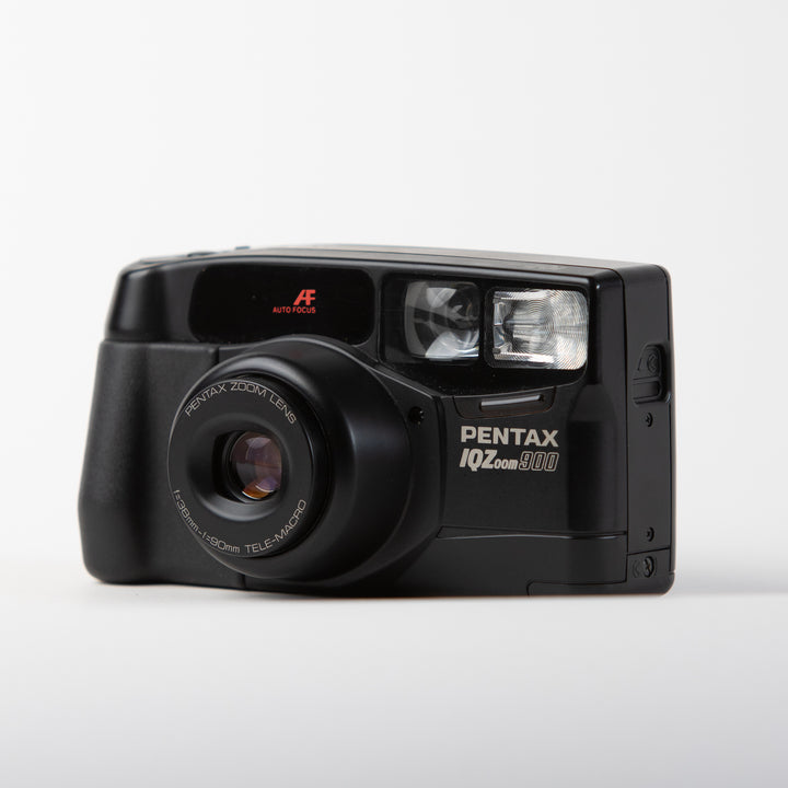 Pentax IQZoom 900 Point and Shoot Camera