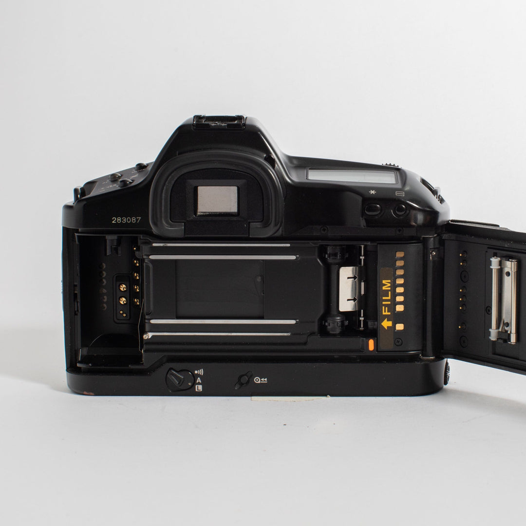 Canon EOS-1N w/ EF 50mm f/1.8 lens