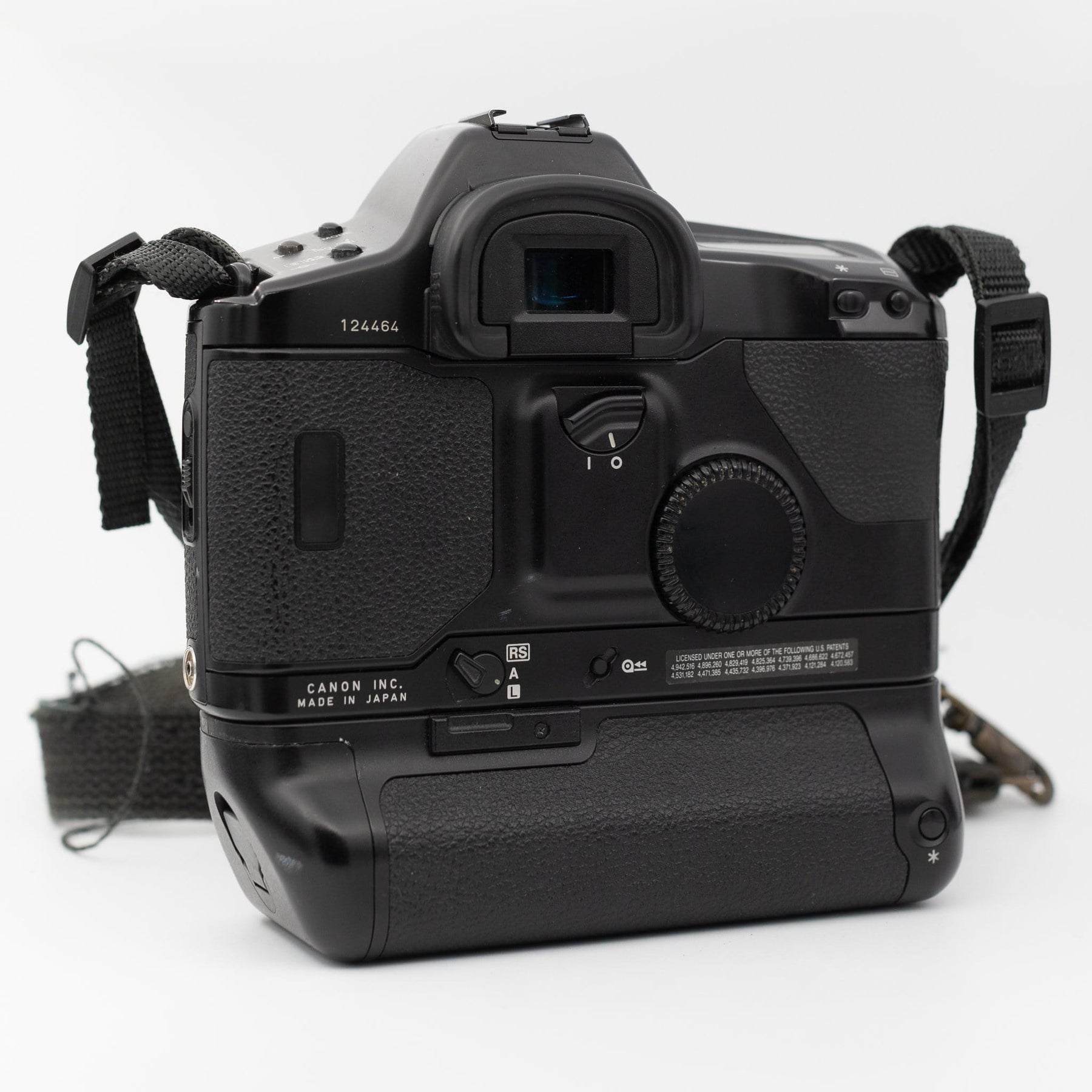 Canon_EOS1_RS_full_back_1800x1