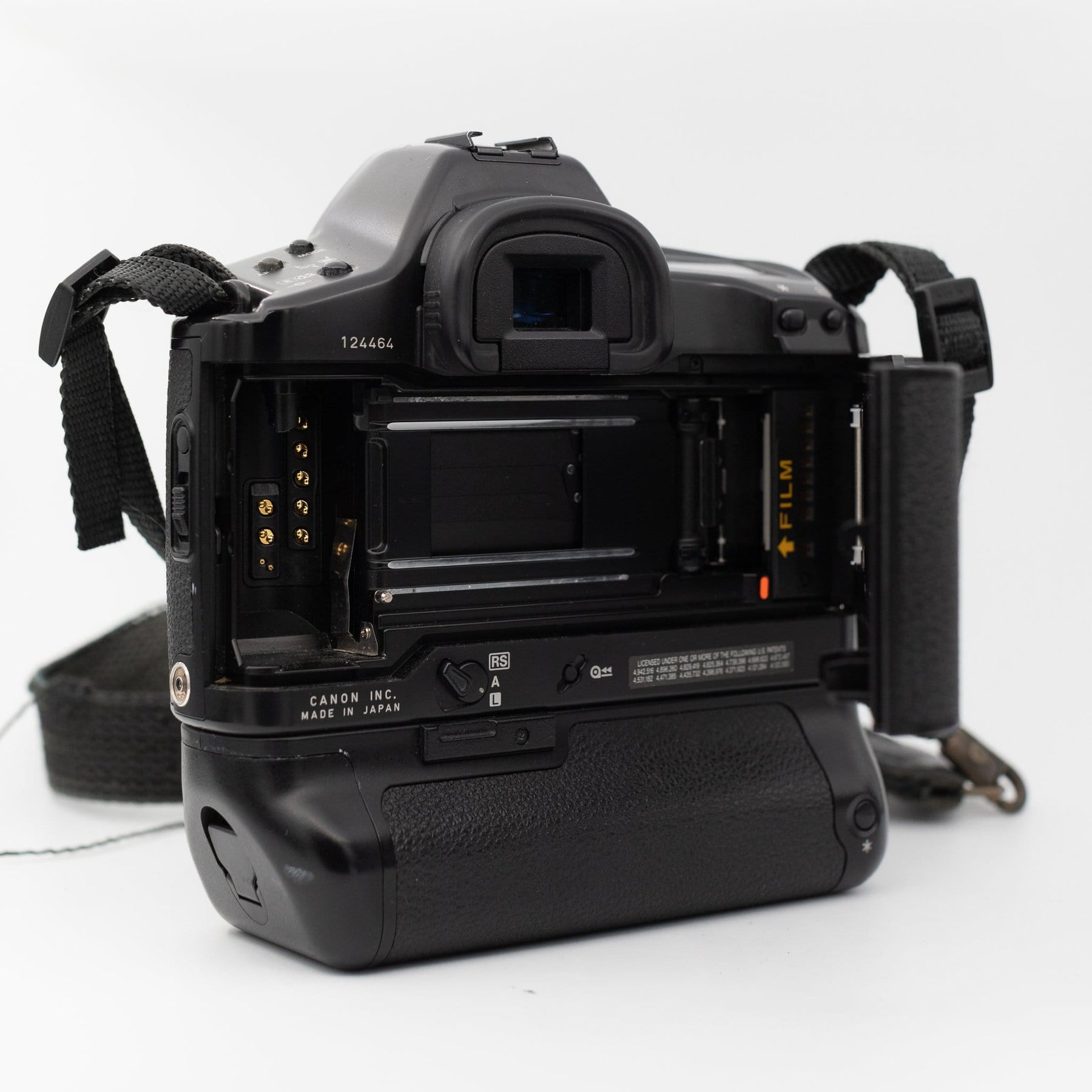 Canon_EOS1_RS_full_back_open_1