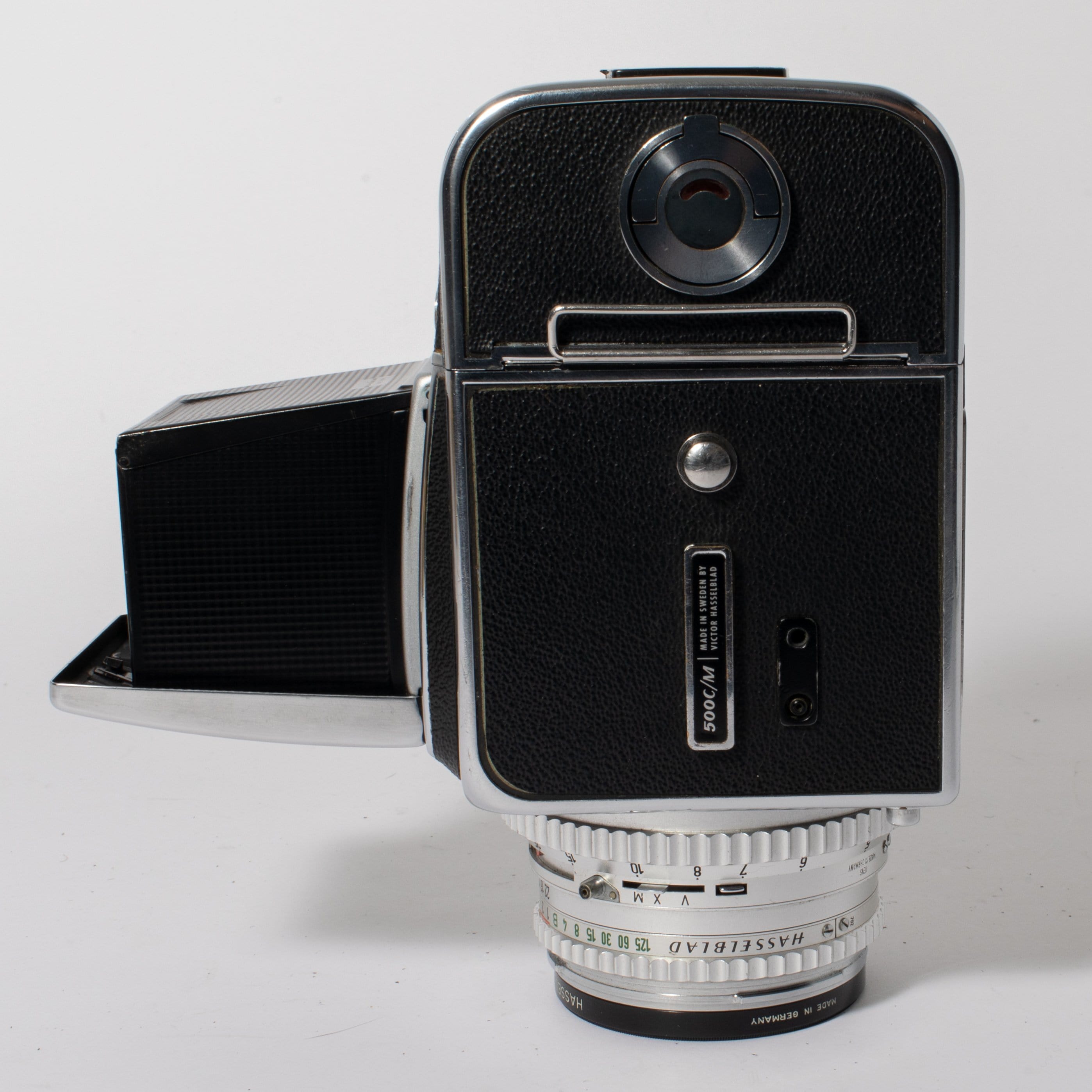 Hasselblad 500 C/M with Zeiss Planar 80mm f/2.8 Lens Kit – Film 
