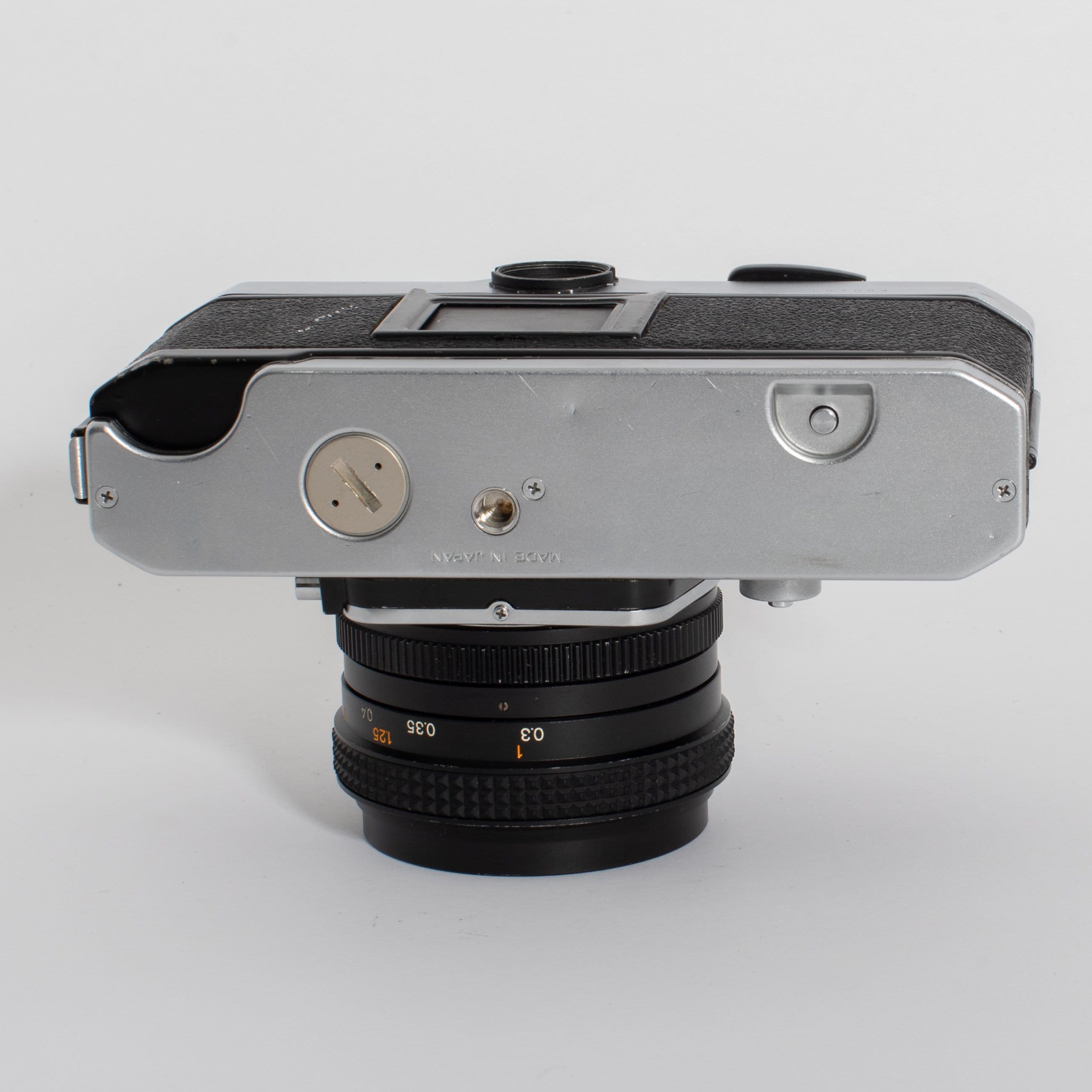 Konica Autoreflex T3 with 28mm f/3.5 Lens – Film Supply Club