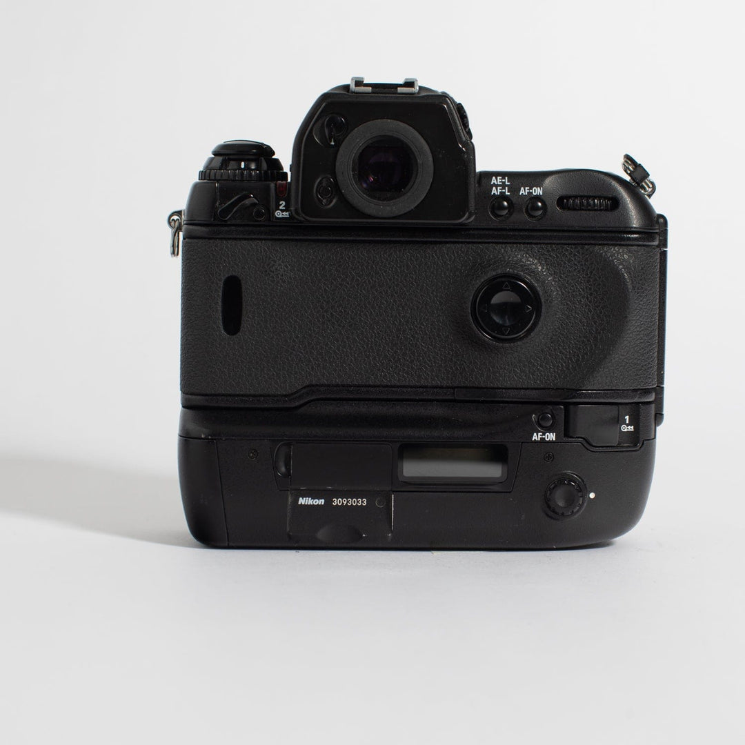Nikon F5 Professional 35mm Camera (Body Only)
