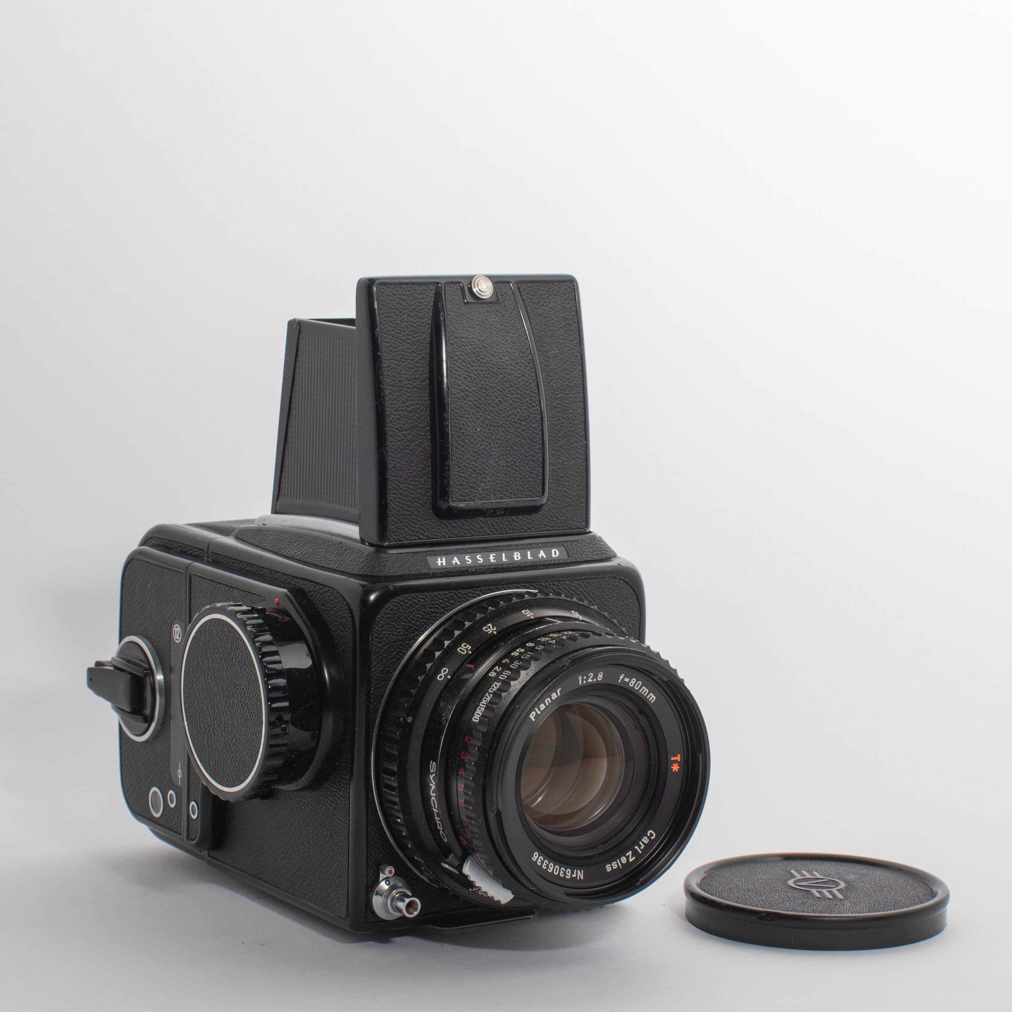 Hasselblad 500C/M Black with a Carl Zeiss 80mm Planar 2.8 Lens (PREMIUM CLA)